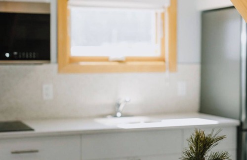 Nordegg Apartment | Abraham - Peaceful tiny cabin in historic Nordegg