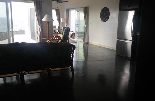 Captain Cook House | Absolute Ocean Front Home at Sea Level Hale Hokulani "House of the Heavenly Star