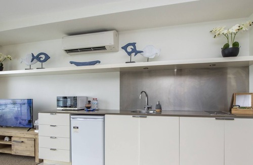 Nelly Bay House | Absolute Waterfront Magnetic Island