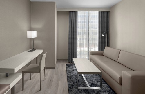 Downtown Hotel | AC Hotel St. Louis Clayton