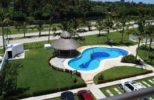 La Poza Apartment | Acapulco Diamond Zone Residential With Jacuzzi in Private Roof Garden