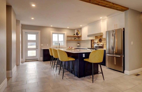 Cookshire-Eaton Ski Chalet | Access to the river - Spa - Inground pool