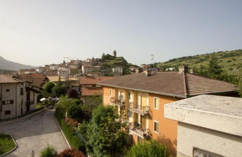 Rocca di Mezzo Apartment | Accogliente appartamento su 2 piani Rocca di Mezzo