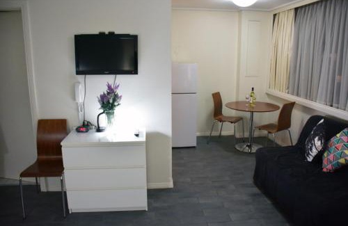 Darlinghurst Apartment | Accommodation Sydney CBD - Hyde Park Plaza Park View 38 College Street Studio Apartment