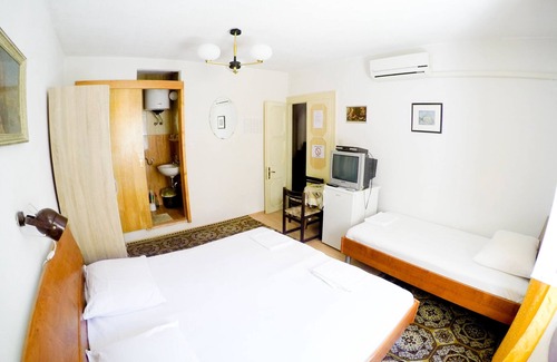 Cove Tri Zala (Zrnovo) House | Accommodation Vitaic
