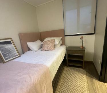 Vitacura House | Acogedora habitación junto a nuestra familia en exclusivo sector de Santiago