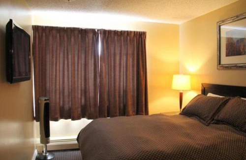 Grande Cache Hotel | Acorn Motel
