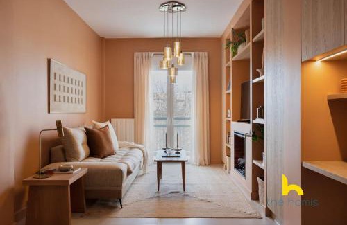 Kinosargous Apartment | Acropolis View Luxe King-Suite W Ensuite Whirlpool