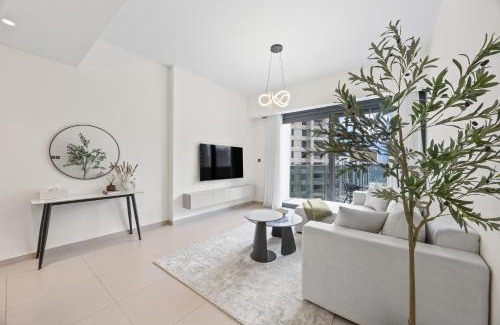 Downtown Dubai Apartment | Act tower-1BR near burj khalifa