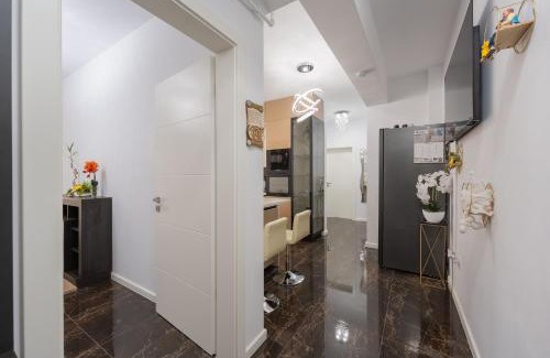 Timisoara Apartment | Adela & Robert Home cu piscină și parcare privată