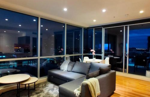 Adelaide Central Business District Apartment | Adelaide Central Skyline Panoramic Suite