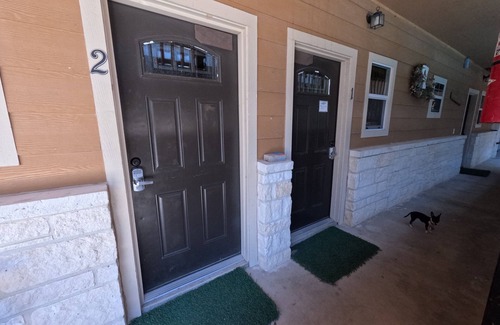 Concan Apartment | Adelynn's Hideaway, Exclusive Private Riverfront @Vacation Frio River Room #2