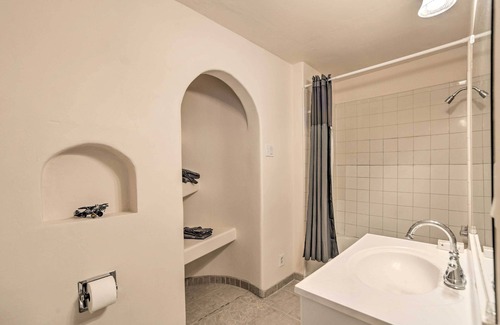 Alamedan Valley House | Adobe Albuquerque Home ~ 5 Mi to Old Town!