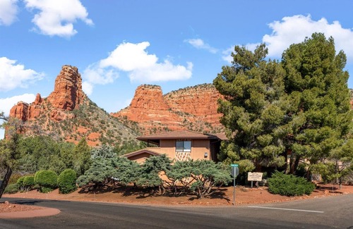 Oak Creek Condo | Adobe Village Studio Suite- Painted Desert 1 Bedroom Condo by RedAwning