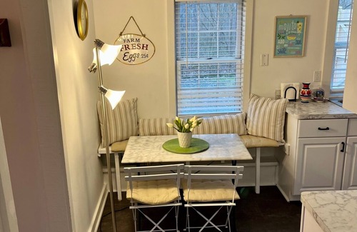 Weston Cottage | Adorable 1-Bedroom Cottage in Weston, CT