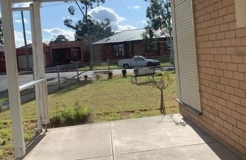 Fawkner House | Adorable - 3 BR guest house close to Melb Airport