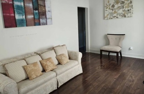 Crescent Heights House | Adorable 4BRM home 5min to Downtown & Free parking