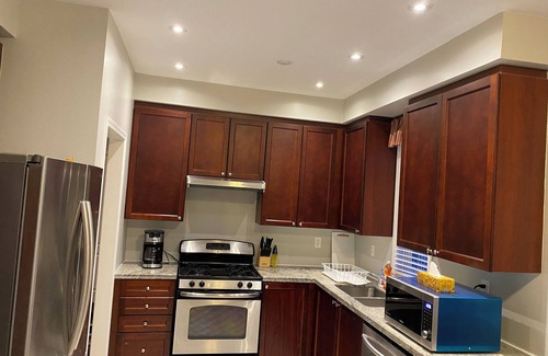 Ajax House | Adorable Ajax House for Rent