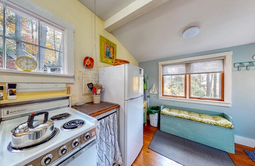 Boothbay Cabin | Adorable Lakefront Cottage with Free WiFi, Full Kitchen, Gas Grill, & Dock