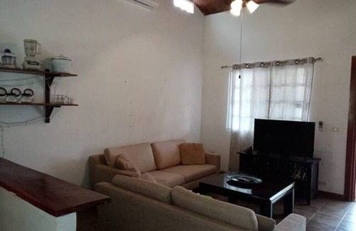 Pedasi House | Adorable Pedasi 2 bdrm fenced home; Walk to Square