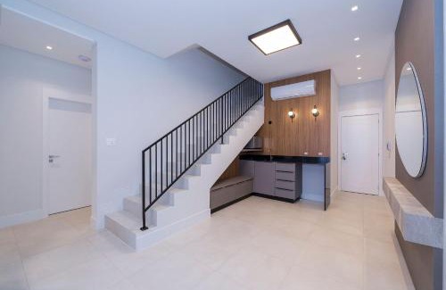 Centro Apartment | Adra 306 - Excelente Cobertura Duplex - Centro/Bombinhas- Rooftop com Piscina - À poucos metros da praia - (Consultar serviços de roupas de cama e banho)