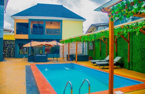 Somolu Hotel | ADUN SUITES