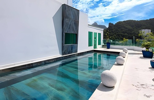 Copacabana Apartment | ADV001 Luxurious sea-front penthouse for 10