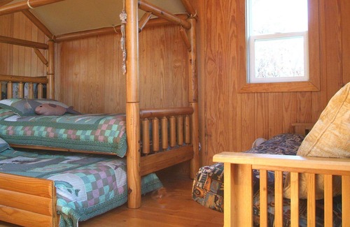 Monroe Cabin | Adventure and Relaxation in Charlotte