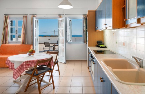 Perivolos Apartment | Aegean Blue Santorini Perivolos near the Beach with Sea View & Wi-Fi