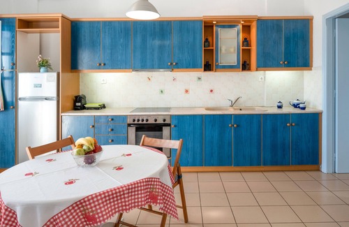 Perivolos Apartment | Aegean Blue Santorini Perivolos near the Beach with Sea View & Wi-Fi