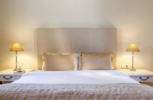 Skiathos Town Hotel | Aegean Suites