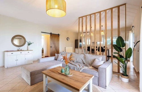 Messini House | Aelia Guesthouse - Private Garden Retreat