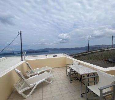 Akrotiri Apartment | AEOLOS Apartments