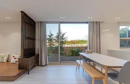 Aewol House | Aewol Damdam Stay
