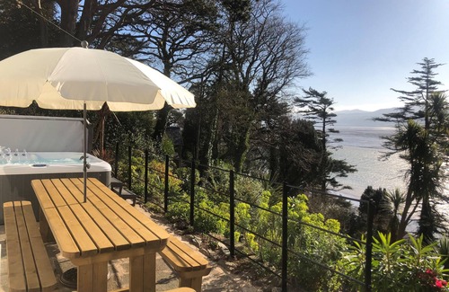 Menai Bridge Cottage | Afallon
