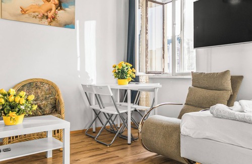 Brigittenau Apartment | Affordable 2BR Apt Near Danube