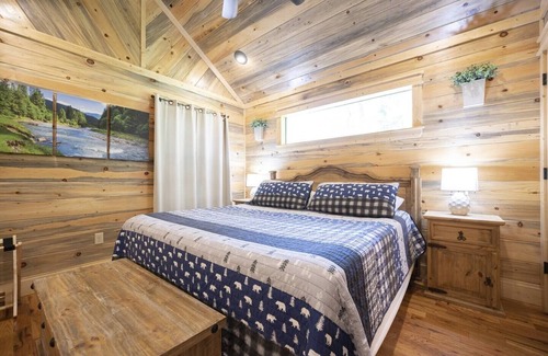 Hochatown Cabin | Affordable family cabin close to Safari Park!