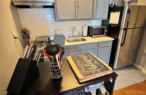 Rosedale Apartment | Affordable Long-Term Work or Study Rental