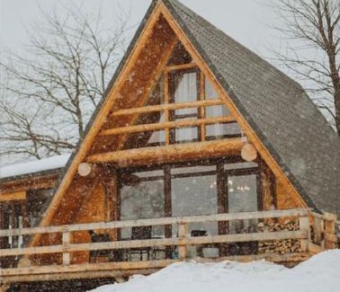 Surdesti Ski Chalet | Aframehouse