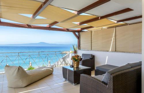 Akrogialion Apartment | AGALI 2 Superior Mezonet front of the sea