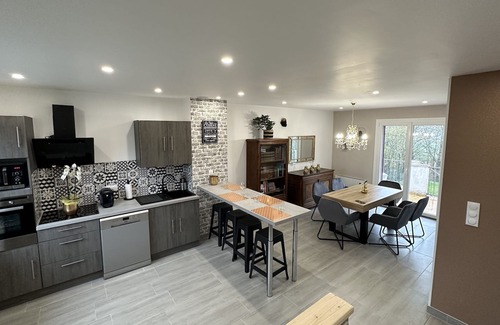 Joinville House | Agréable Maison Avec Jardin et Balcon à Joinville