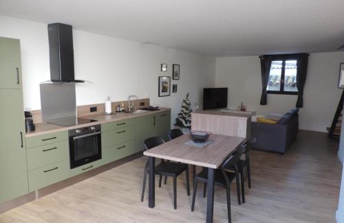 Lespignan Apartment | Agréable maison de village avec garage & terrasse