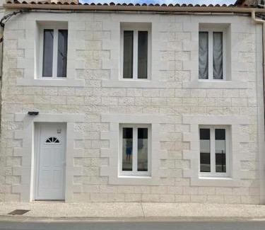 Saujon Apartment | Agréable maison de ville