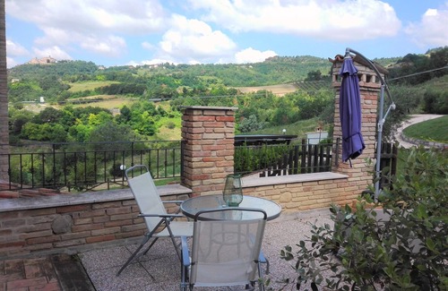 Montalto delle Marche Apartment | Agriturismo Il Vecchio Acero - GIRASOLE APARTMENT