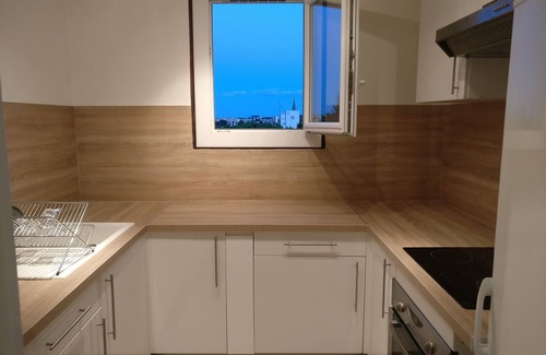 Les Beaux-Arts Apartment | Aiguelongue, head in the stars