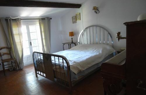 La Roque-d'Antheron House | aile d'un ancien mas