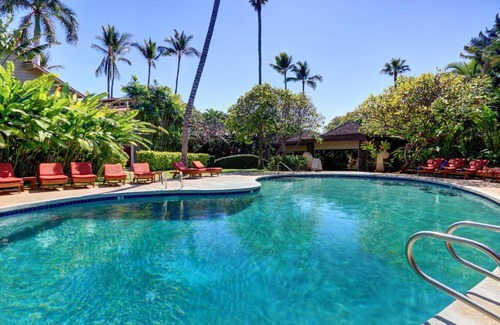 Historic Lahaina Front Street Apartment | Aina Nalu B106