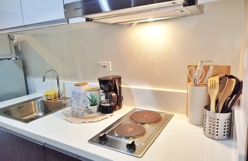 San Antonio Hotel | Air Residences-CBD view