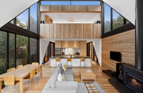 Surf Coast House | Aireys Cliff-Top Gem - Your Ultimate Coastal Escape