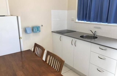 Airlie Beach Hotel | Airlie Court Units